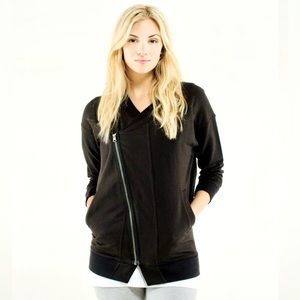 Lululemon Mula Bundle Wrap Black Size 12 NWT!